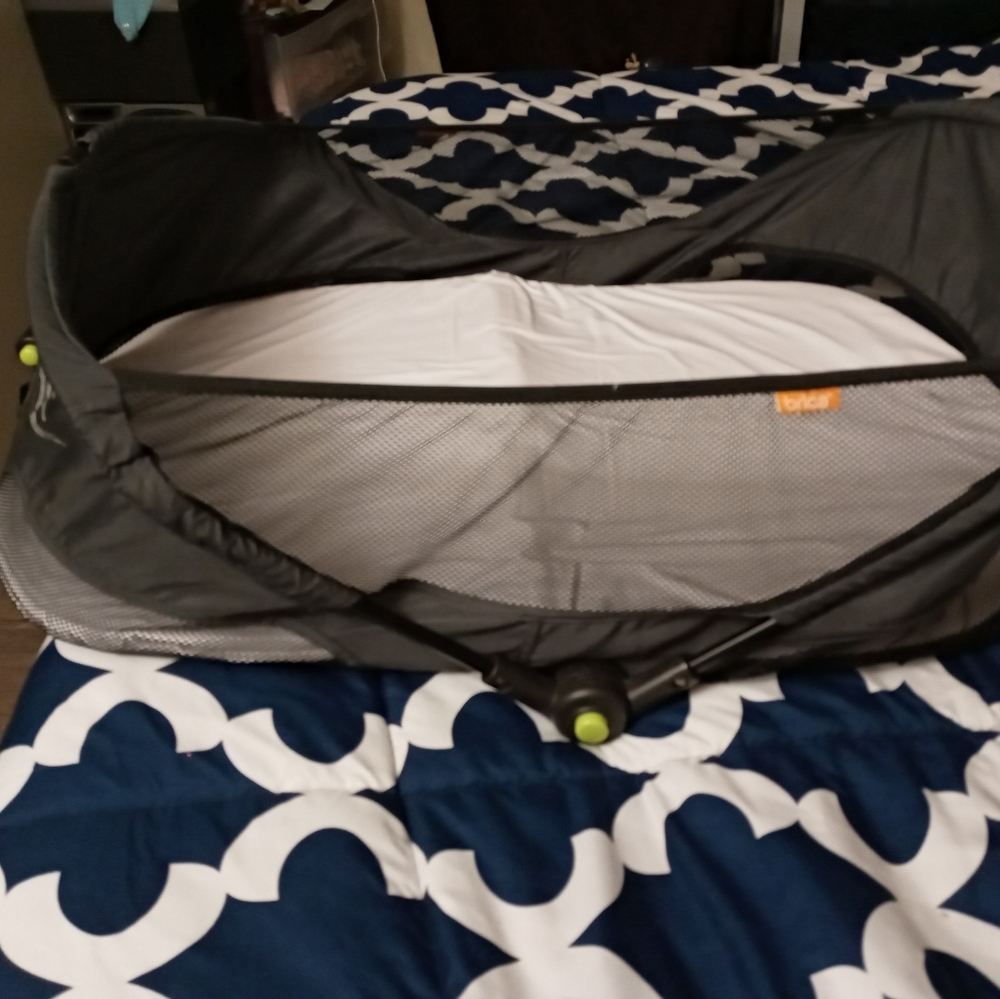 Brica travel bassinet